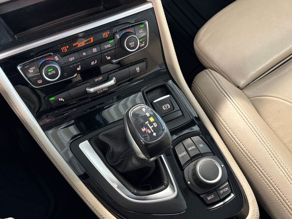 BMW 220 2015 Musta