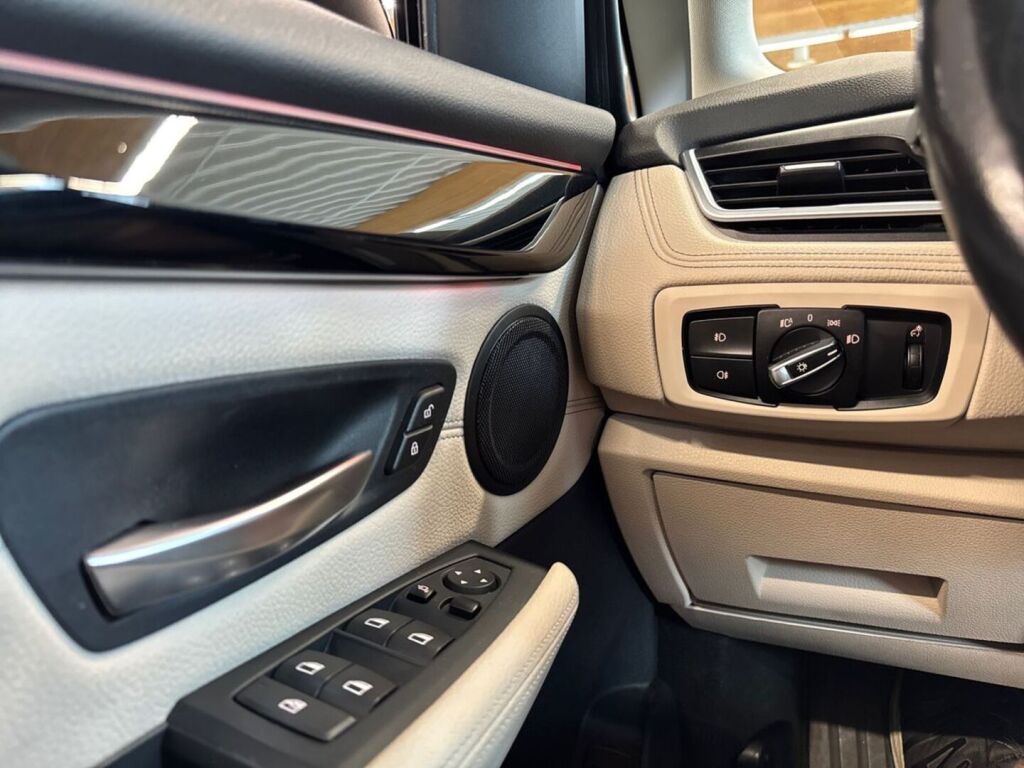 BMW 220 2015 Musta