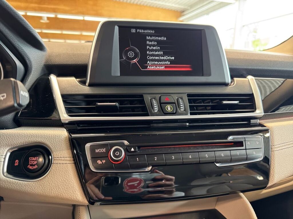 BMW 220 2015 Musta