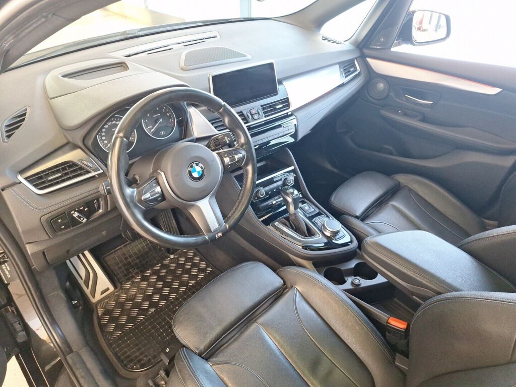 BMW 225 2016 Musta