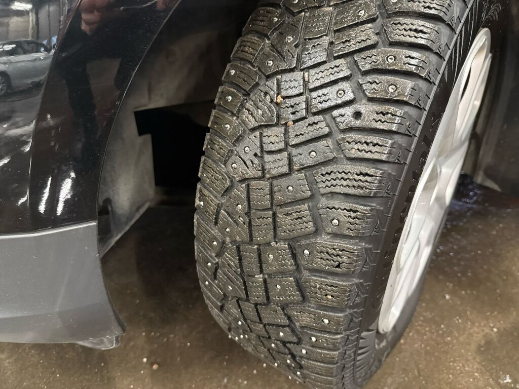 Ford Transit Courier 2019 Musta