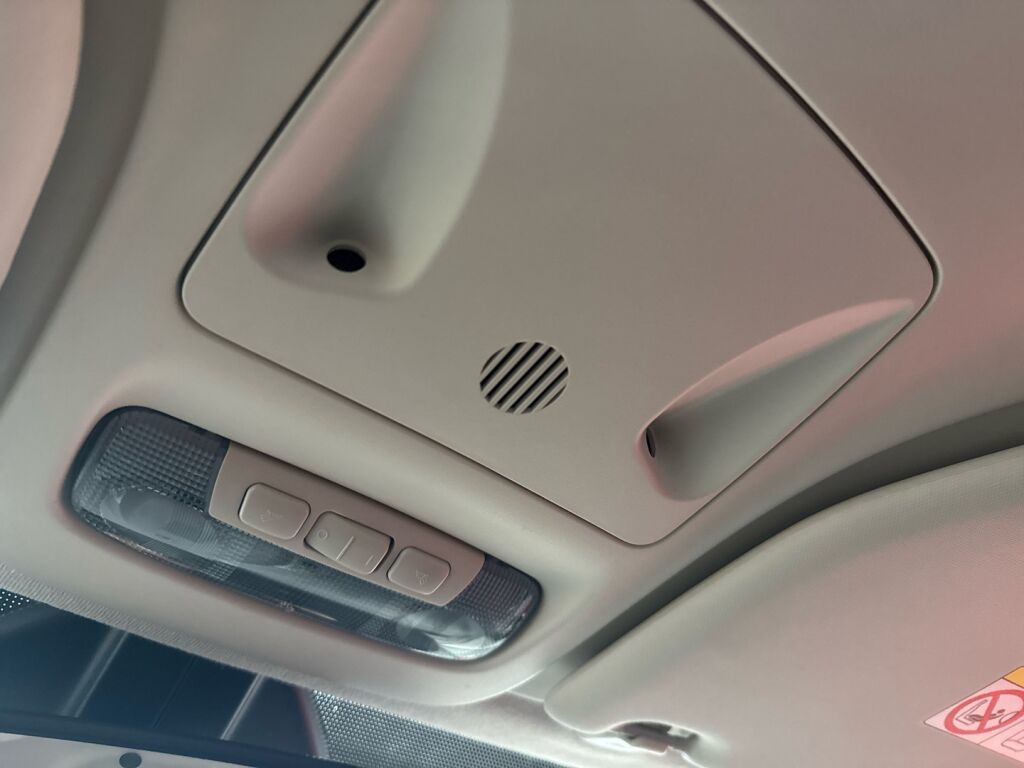 Ford Transit Courier 2019 Musta