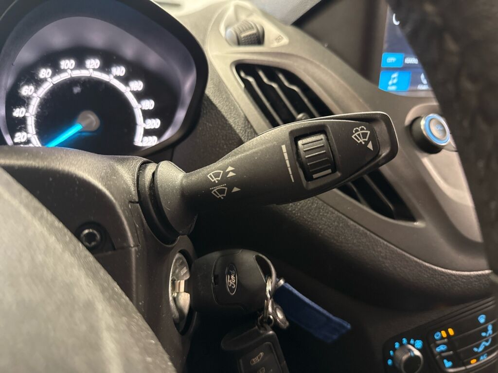 Ford Transit Courier 2019 Musta