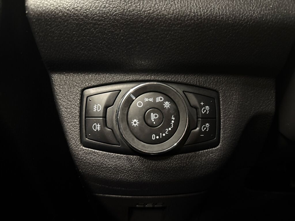 Ford Transit Courier 2019 Musta