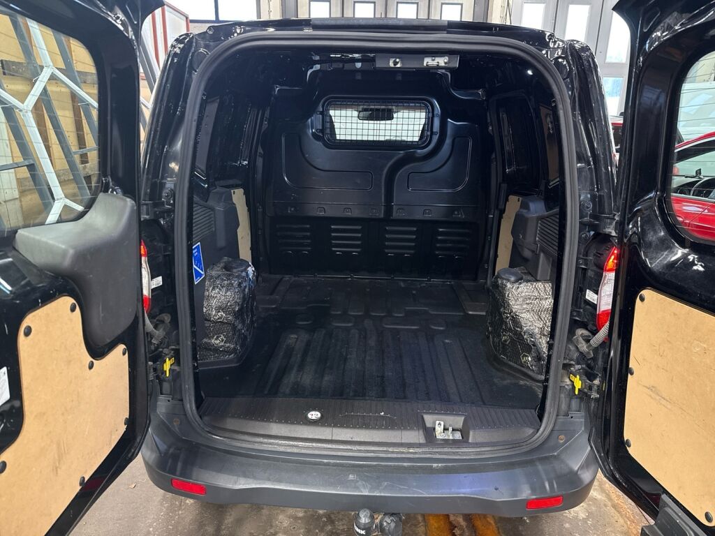 Ford Transit Courier 2019 Musta