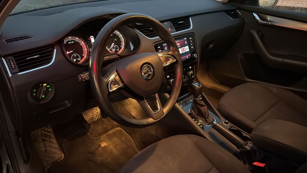 Skoda Octavia 2019 Harmaa