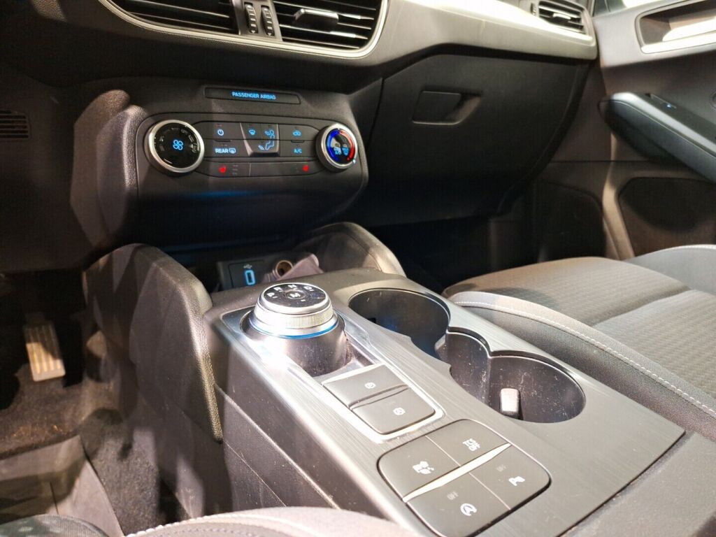 Ford Focus 2019 Valkoinen