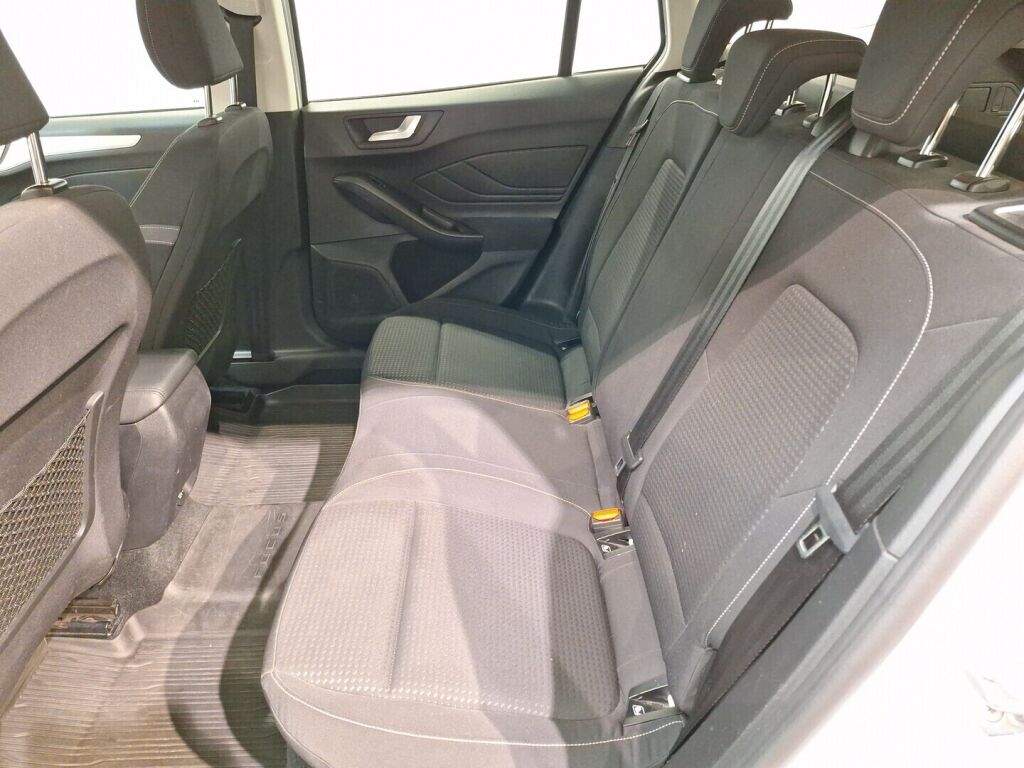 Ford Focus 2019 Valkoinen