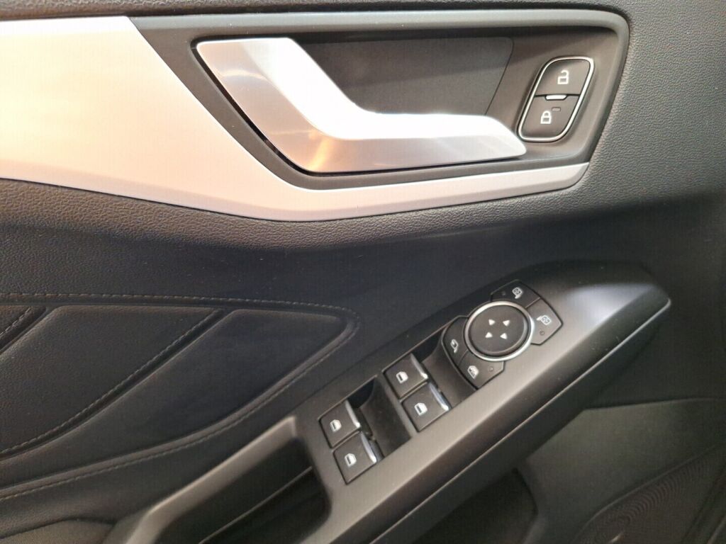 Ford Focus 2019 Valkoinen