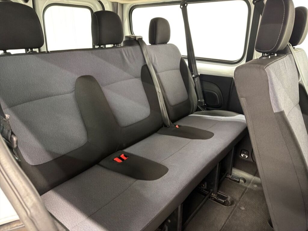 Opel Vivaro 2019 Valkoinen