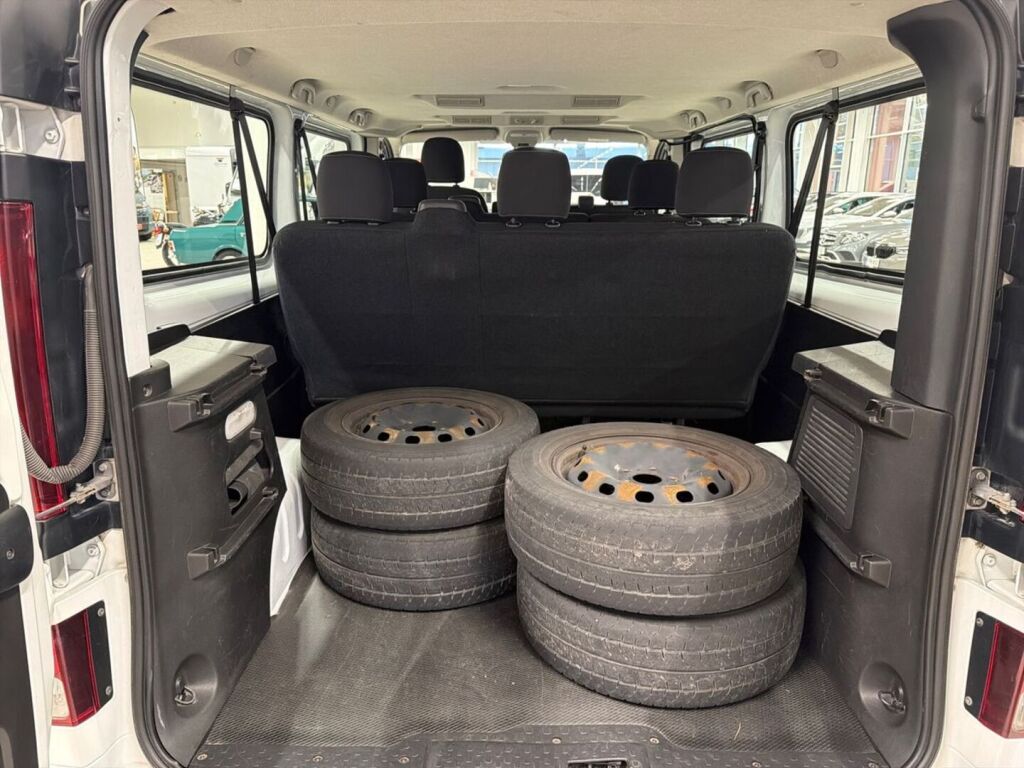 Opel Vivaro 2019 Valkoinen