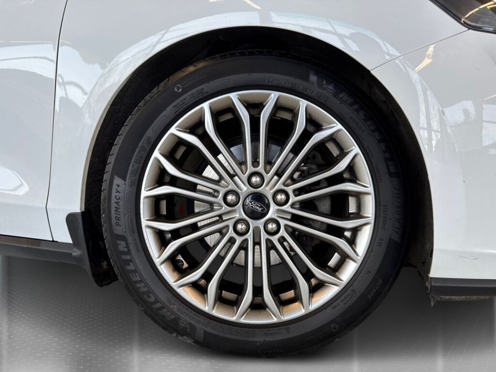 Ford Focus 2019 Valkoinen