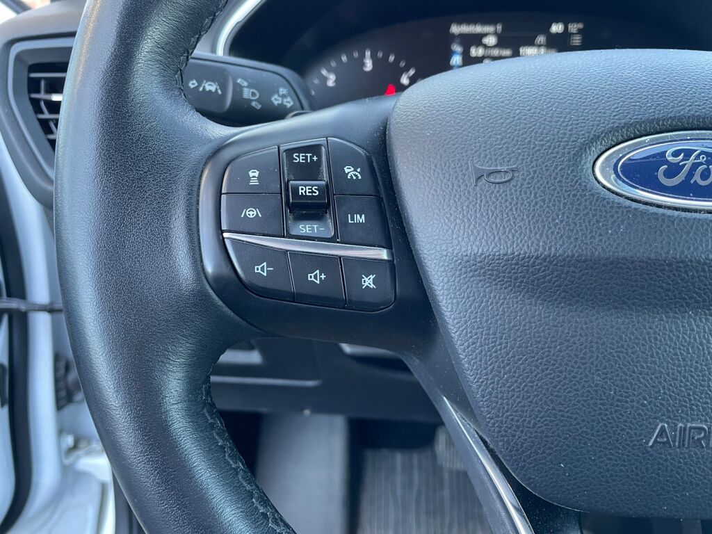 Ford Focus 2019 Valkoinen