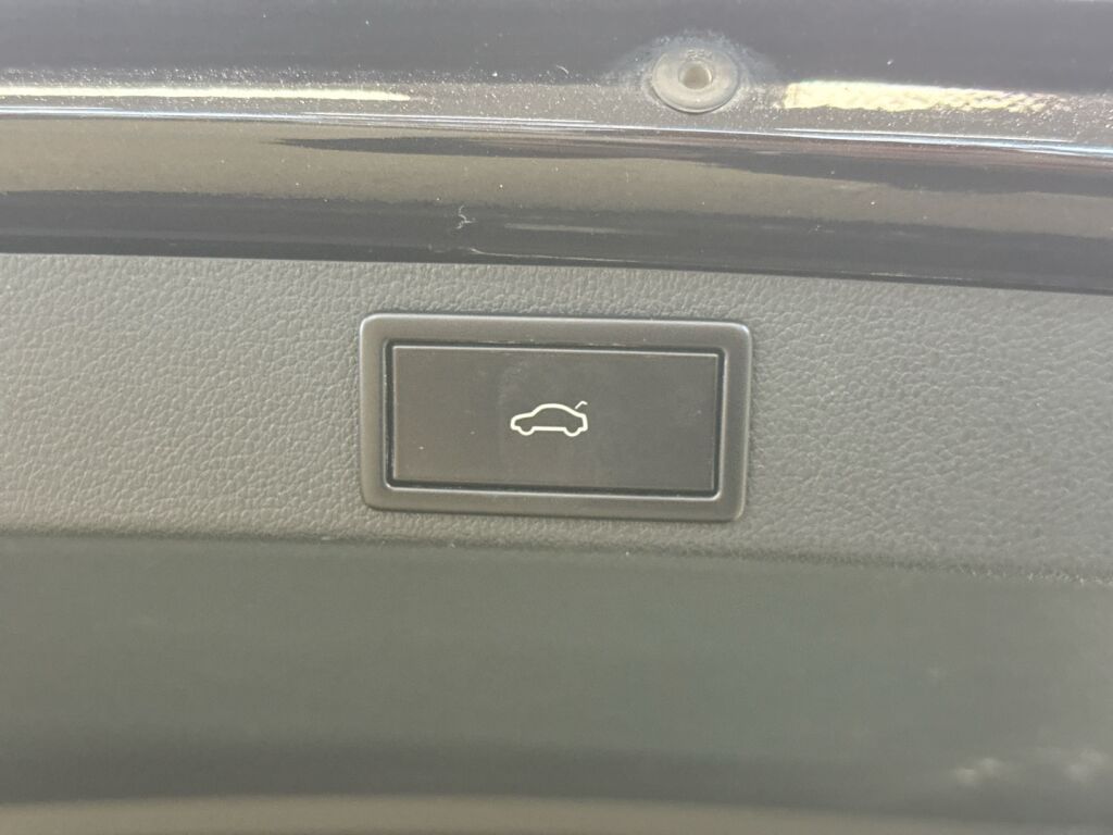Skoda Octavia 2019 Musta