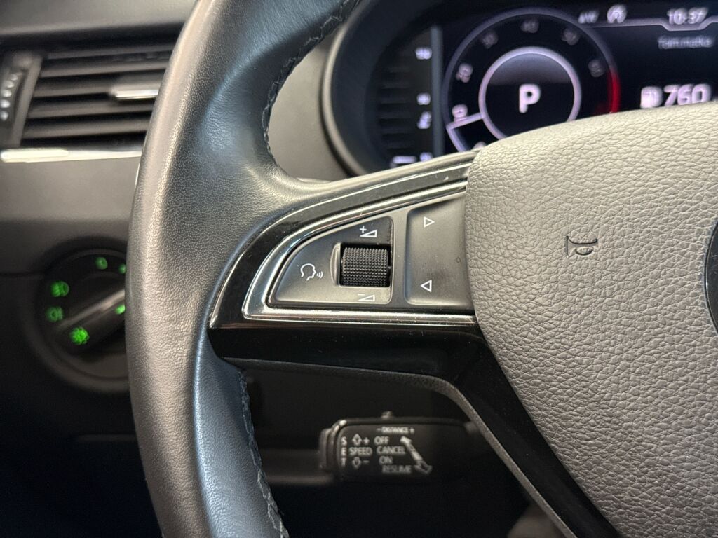 Skoda Octavia 2019 Musta