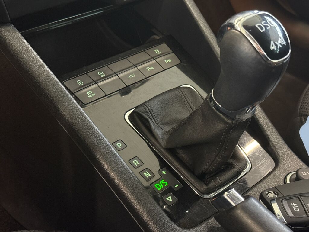 Skoda Octavia 2019 Musta