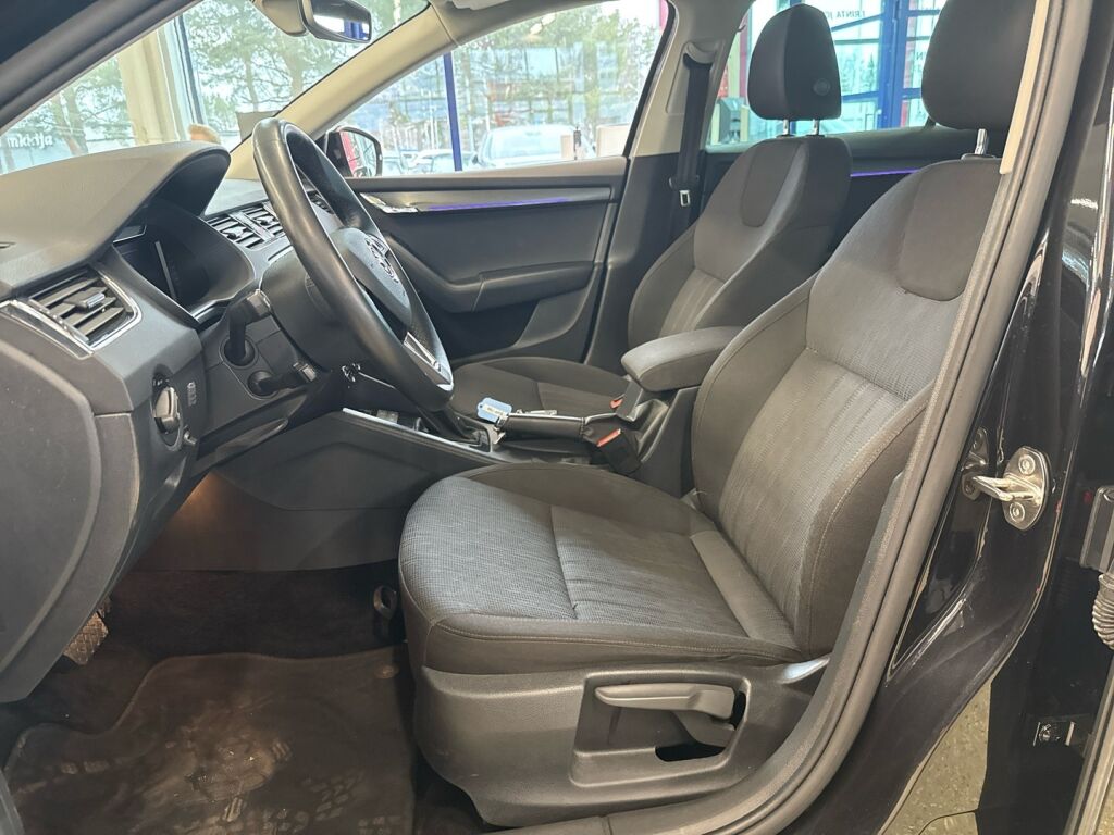 Skoda Octavia 2019 Musta