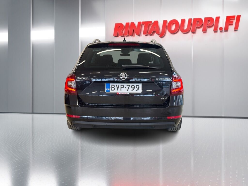 Skoda Octavia 2019 Musta