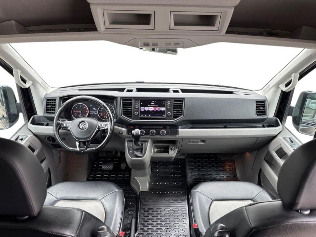 Volkswagen Crafter 2020 Musta