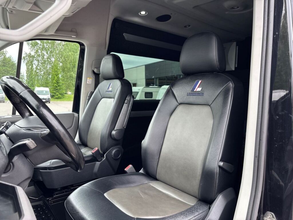 Volkswagen Crafter 2020 Musta