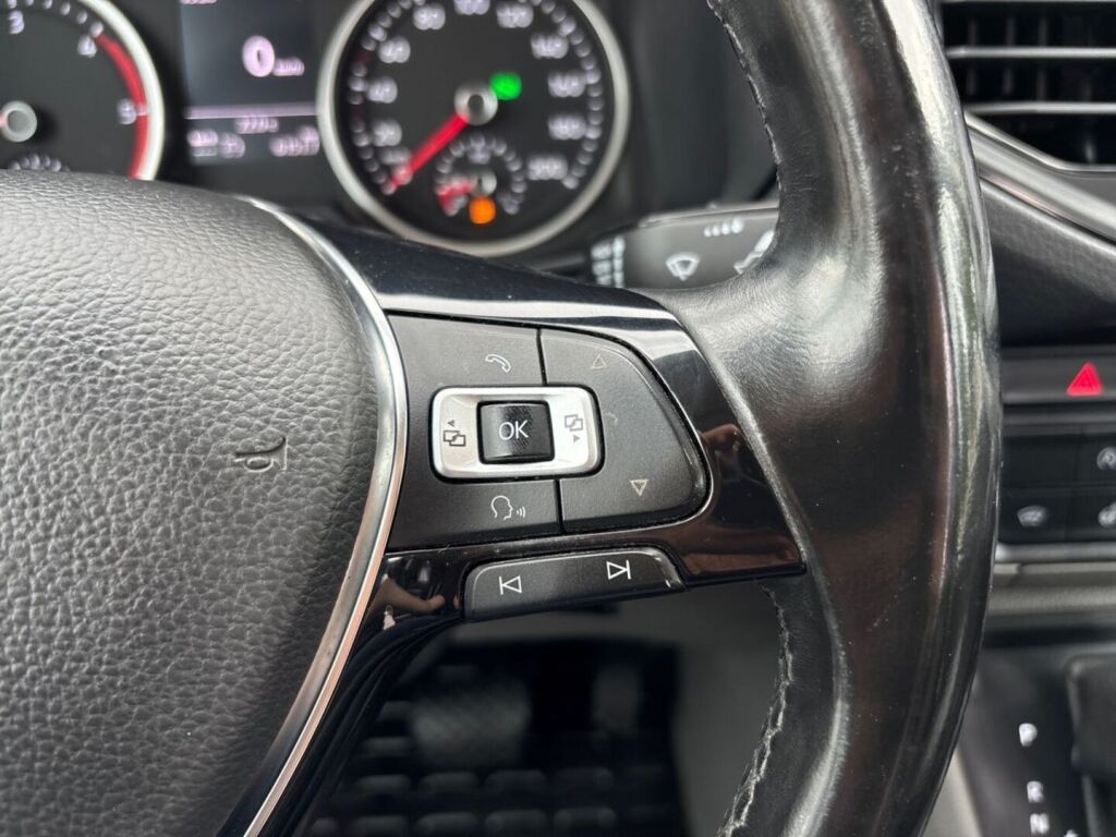 Volkswagen Crafter 2020 Musta