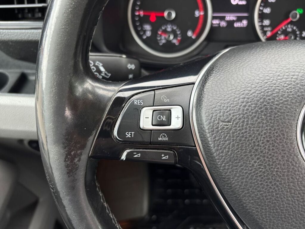 Volkswagen Crafter 2020 Musta