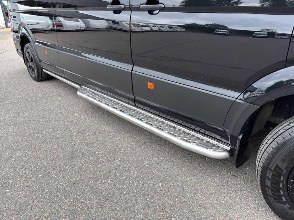Volkswagen Crafter 2020 Musta
