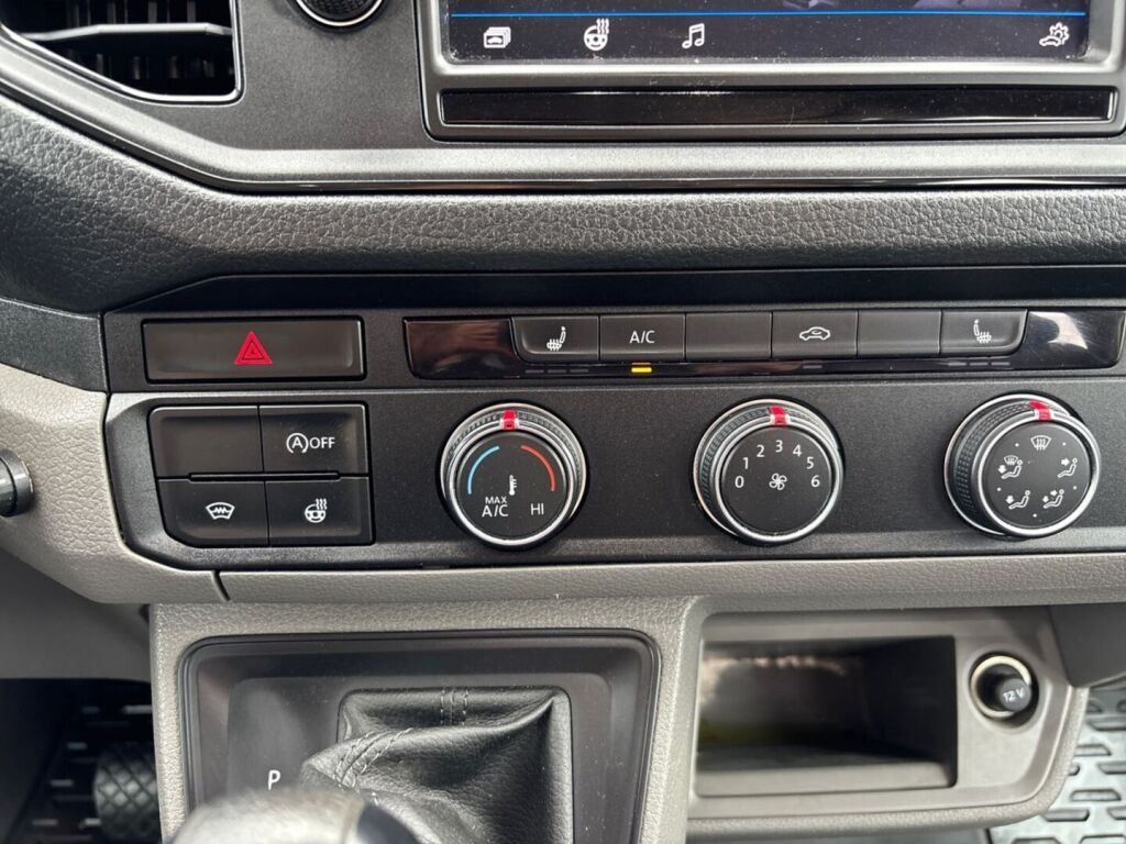 Volkswagen Crafter 2020 Musta