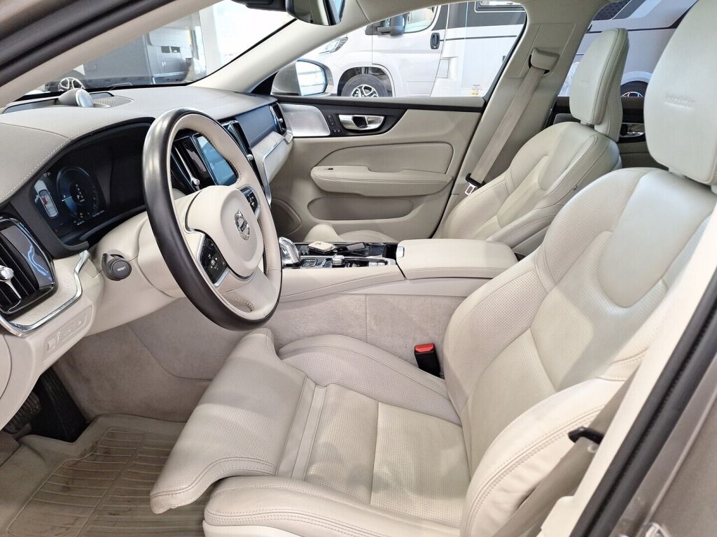 Volvo V60 2019 Harmaa
