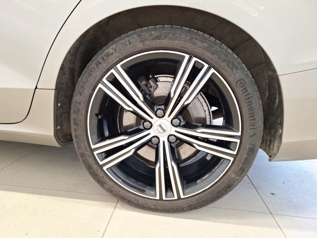 Volvo V60 2019 Harmaa