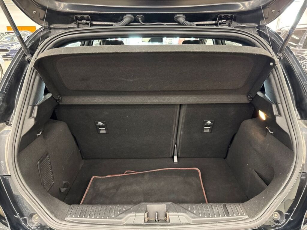 Ford Fiesta 2019 Musta