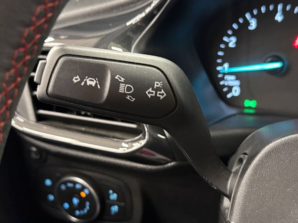 Ford Fiesta 2019 Musta