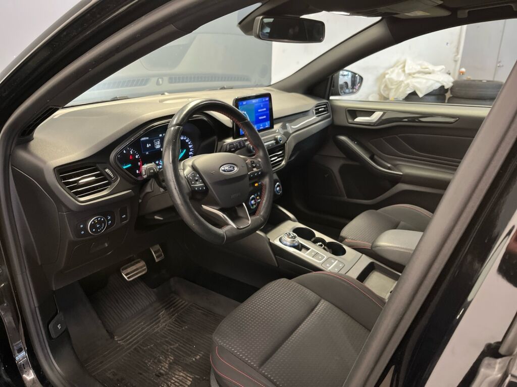 Ford Focus 2019 Musta