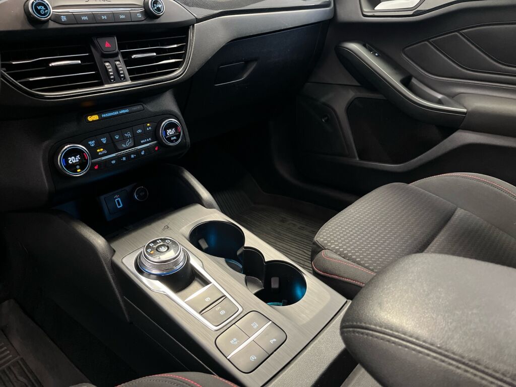 Ford Focus 2019 Musta