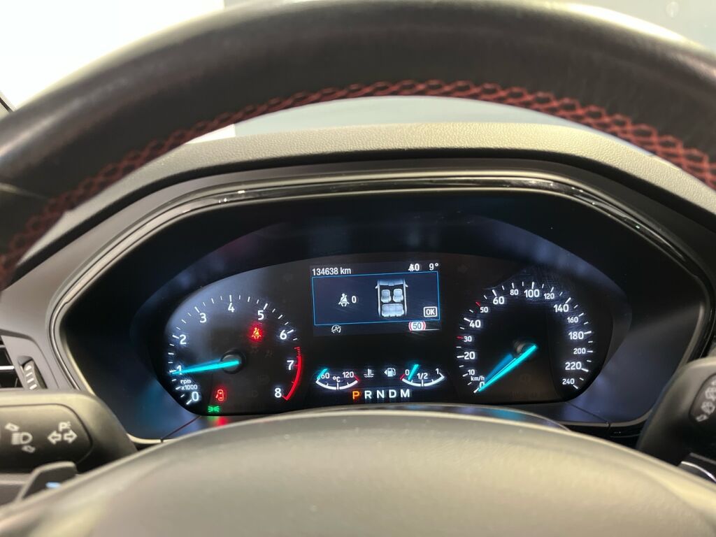 Ford Focus 2019 Musta