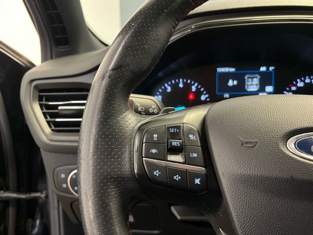 Ford Focus 2019 Musta