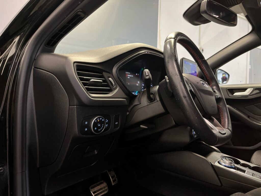 Ford Focus 2019 Musta