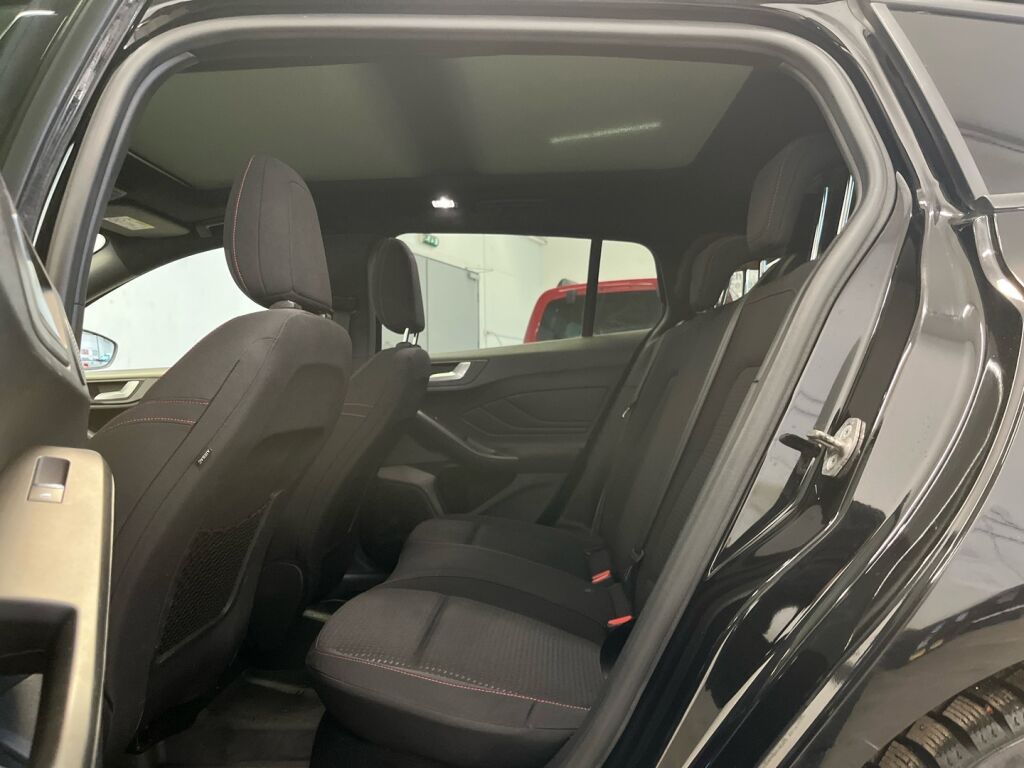 Ford Focus 2019 Musta