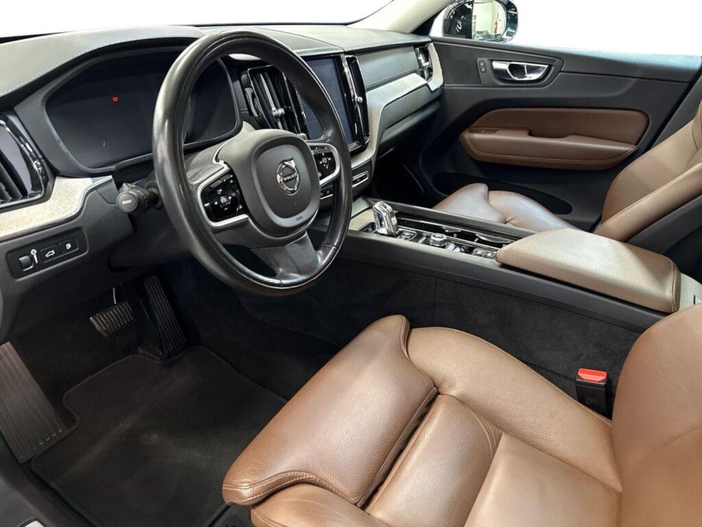 Volvo XC60 2019 Musta