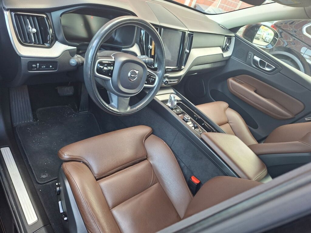 Volvo XC60 2019 Musta