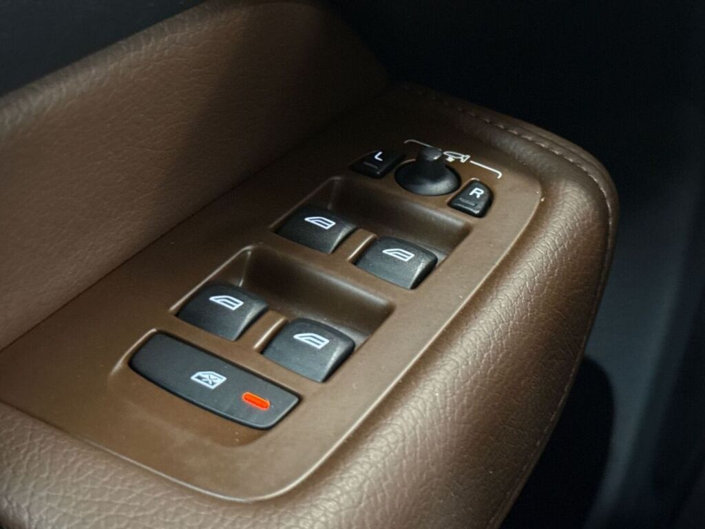 Volvo XC60 2019 Musta