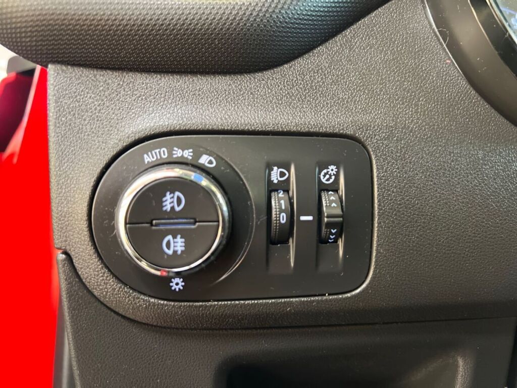 Opel Crossland X 2019 Punainen