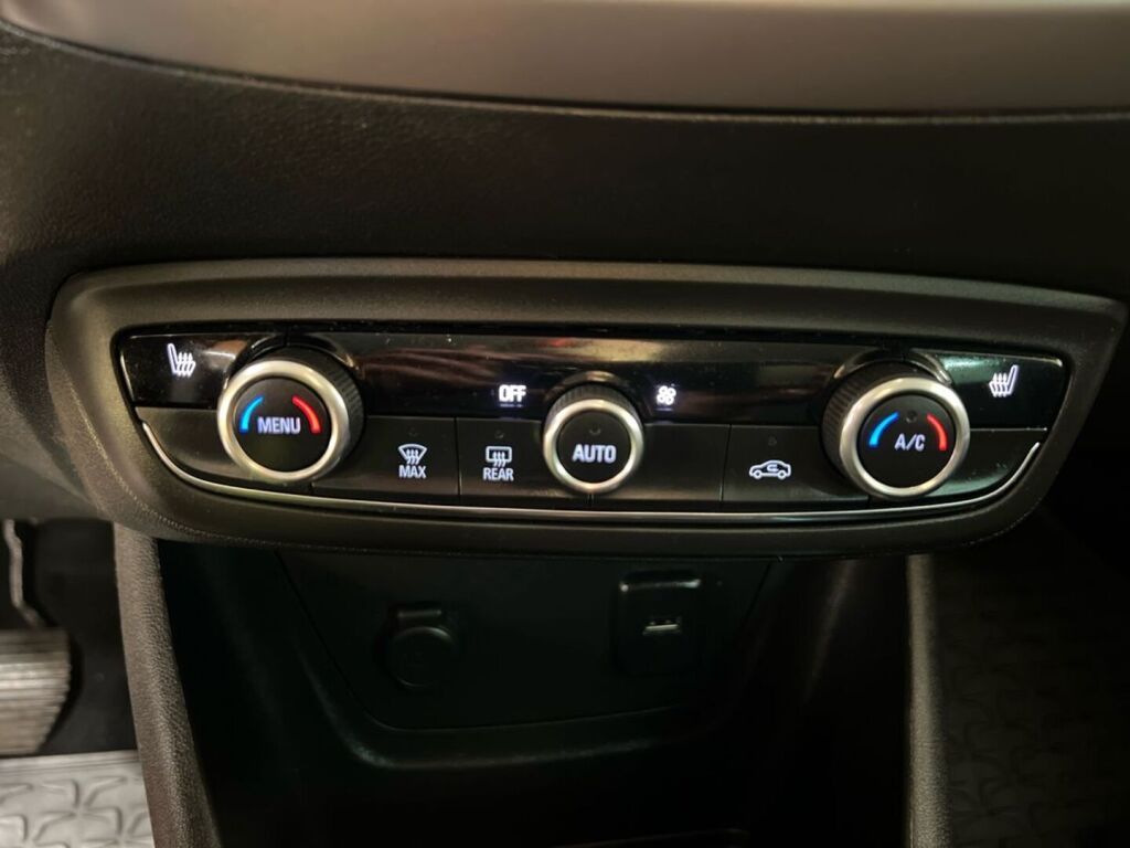 Opel Crossland X 2019 Punainen