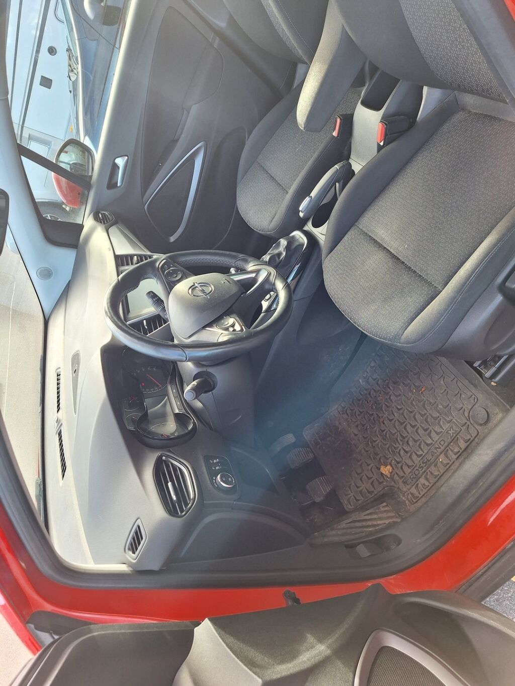 Opel Crossland X 2019 Punainen