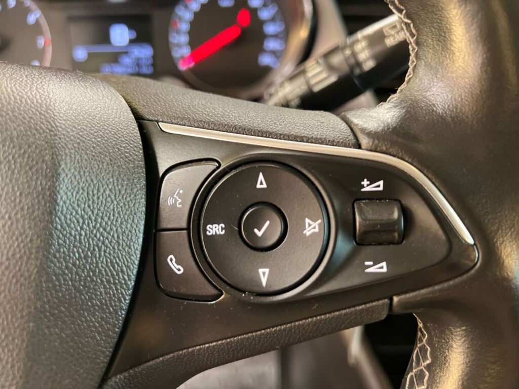 Opel Crossland X 2019 Punainen