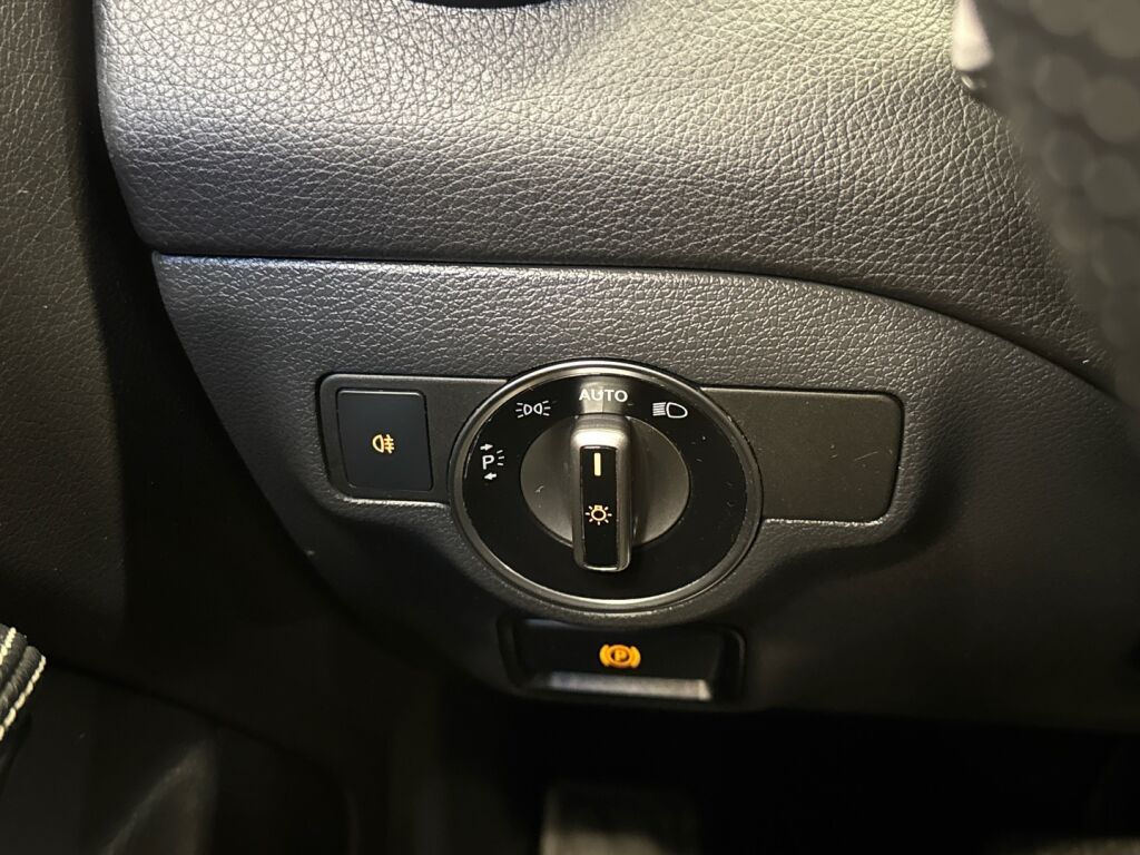 Mercedes-Benz CLA 2019 Musta