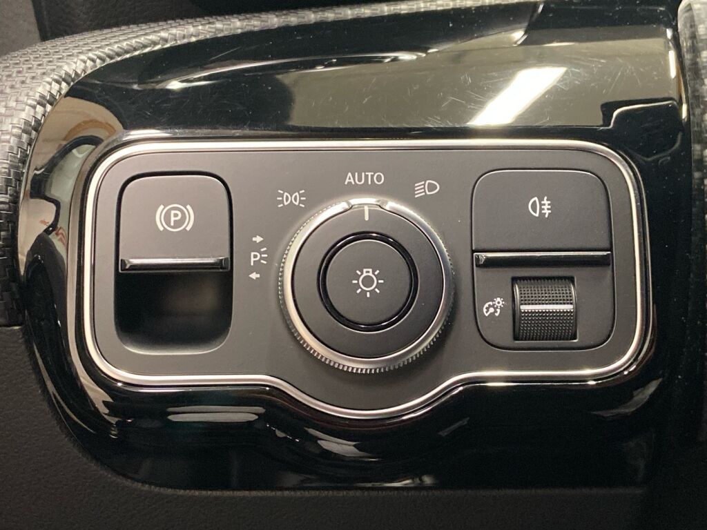 Mercedes-Benz A 2019 Musta