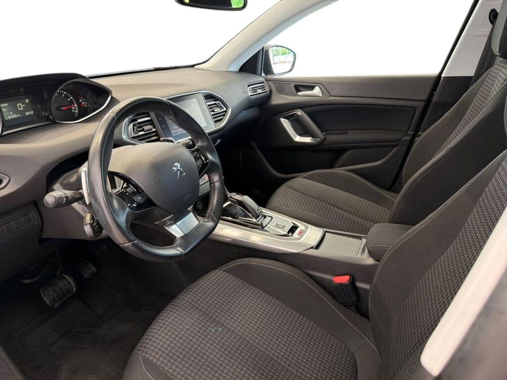 Peugeot 308 2019 Musta
