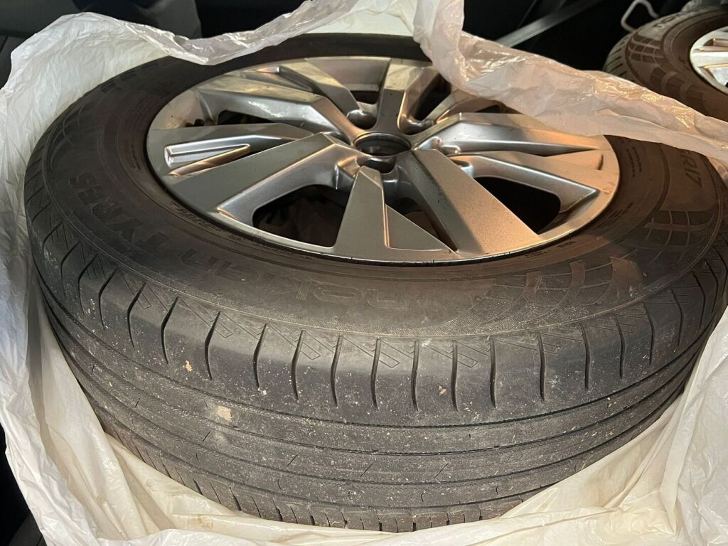 Peugeot 3008 2019 Valkoinen