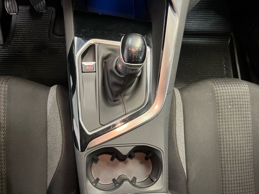 Peugeot 3008 2019 Valkoinen